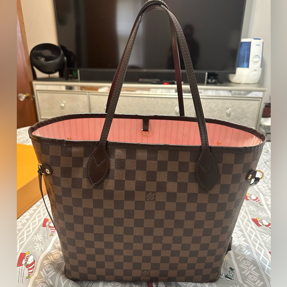 Authentic Louis Vuitton Neverfull mm
